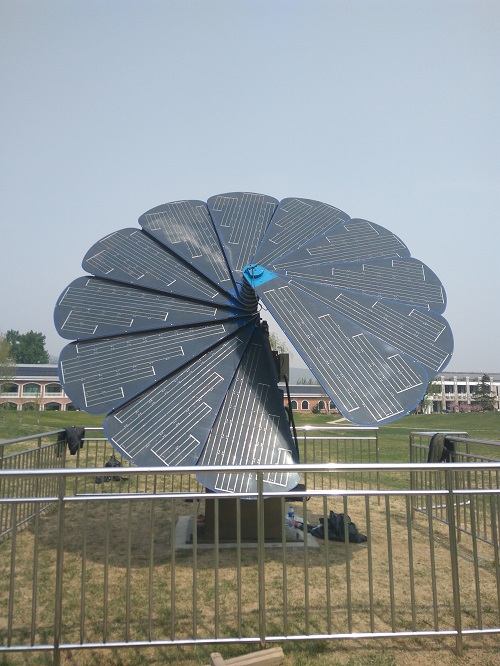 /uploads/image/2021/03/15/ba4f4aa571c2095a1e827da89060bfdd.jpg 智能花光伏发电装置 (1).jpg